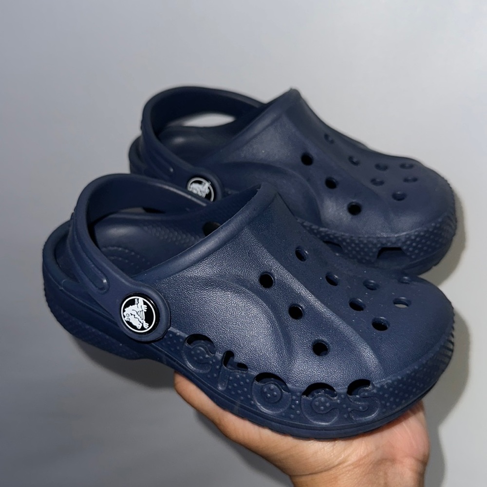 Crock toddler girls, size 9 navy blue.